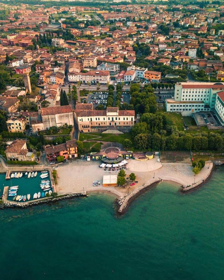 Apartmán Luminoso Trilocale Con Piscina E Giardino Privato Desenzano del Garda Exteriér fotografie